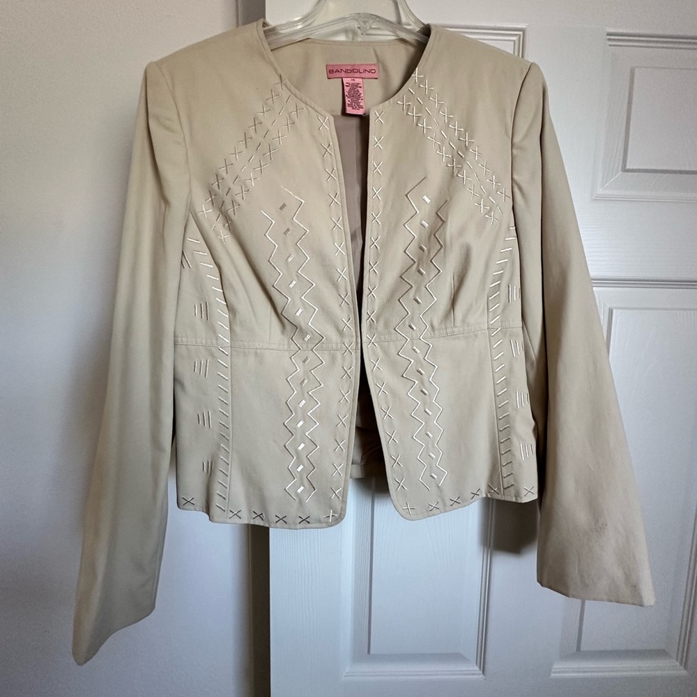 Bandolino Beige Women's Blazer with Embroidered Geometric Accents